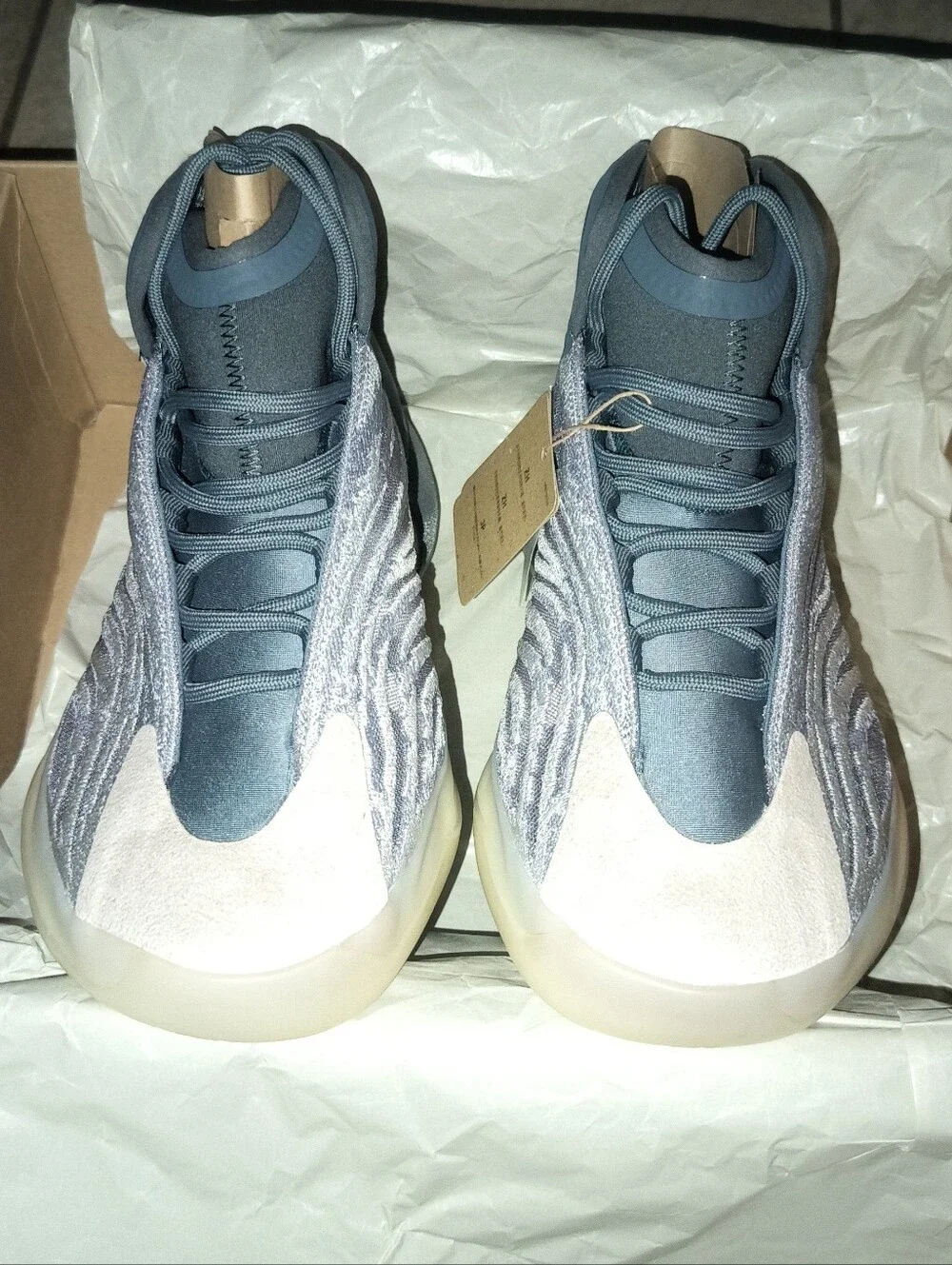 Adidas Yeezy QNTM Mono Carbon Size 10 M Slate Blue and Light Gray Brand New